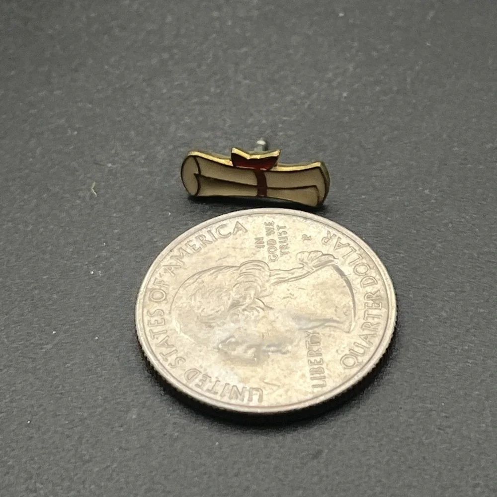 Rolled Up‎ Scroll Graduation Diploma Lapel Hat Pin